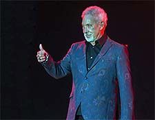 Tom Jones, Liverpool